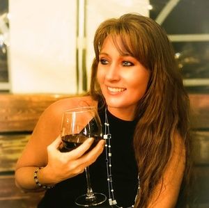 Meet your Posher, Bobbi Jo
